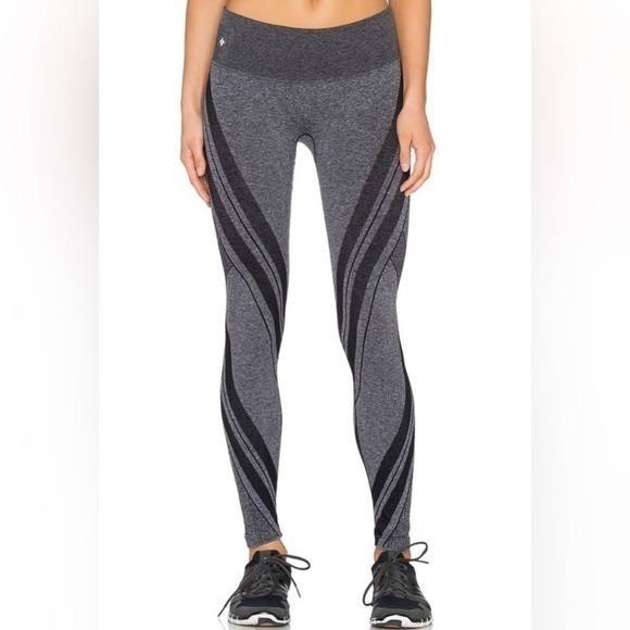Pure Barre Pants - Pure Barre textured legging with angled lines M